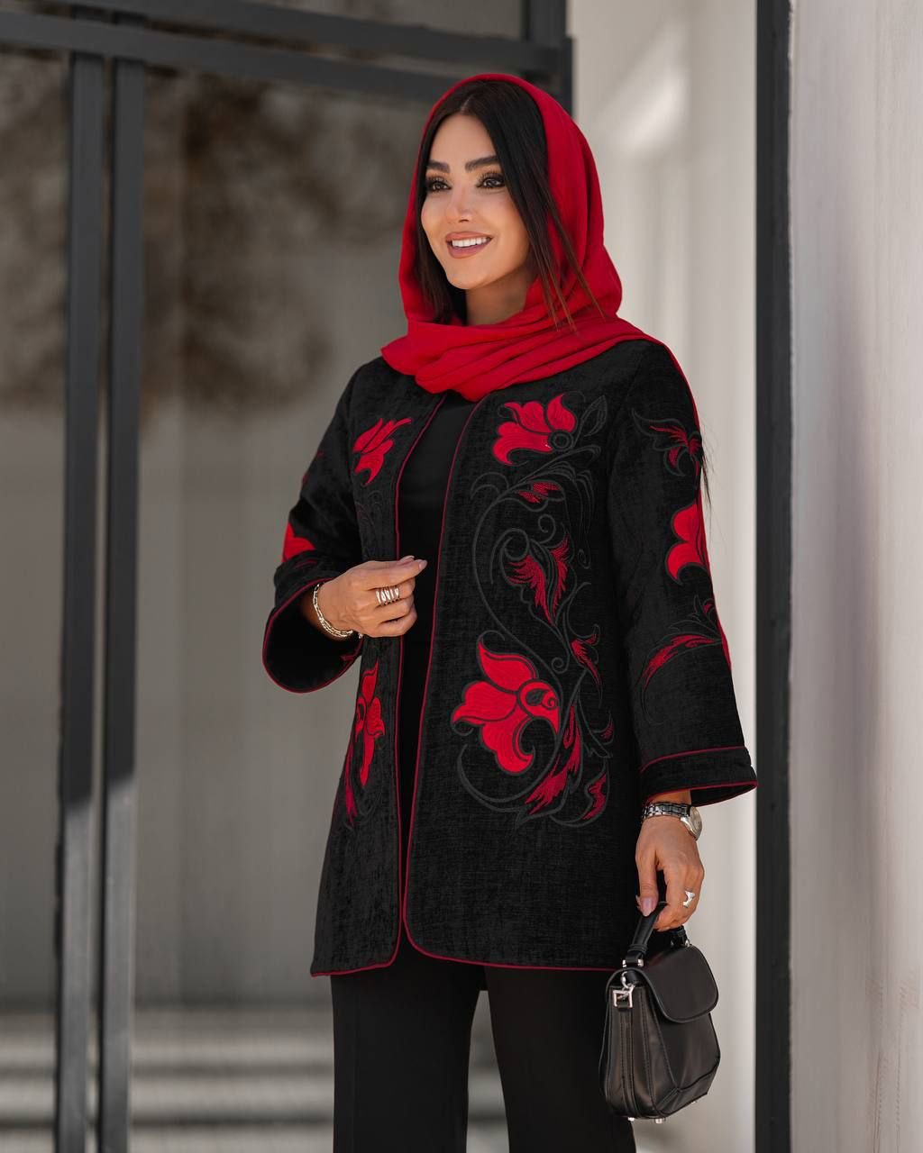 مانتو مخمل گلدوزی زنانه یلدا (ضمانت اصالت و ارسال رایگان) - Image 2