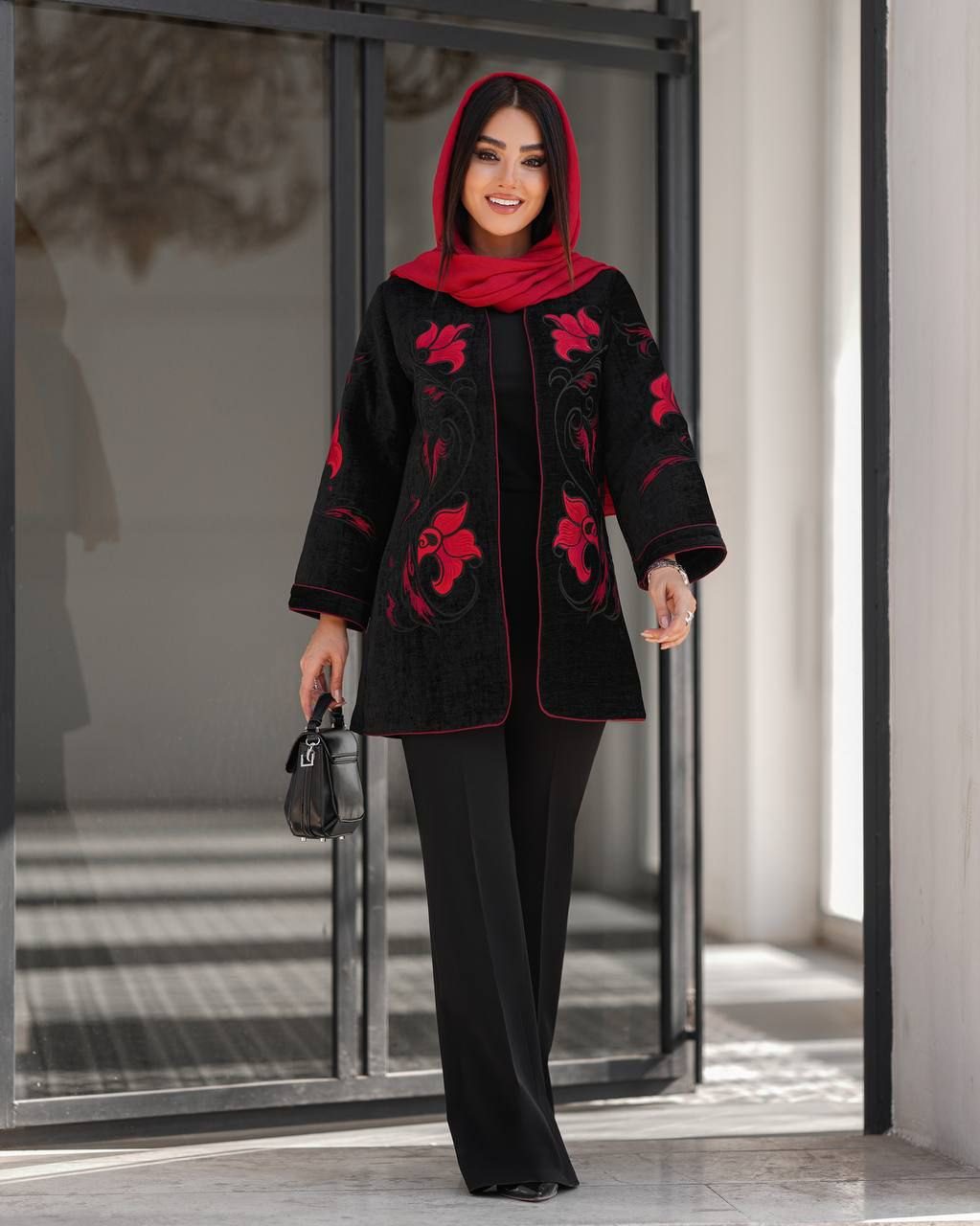 مانتو مخمل گلدوزی زنانه یلدا (ضمانت اصالت و ارسال رایگان) - Image 3